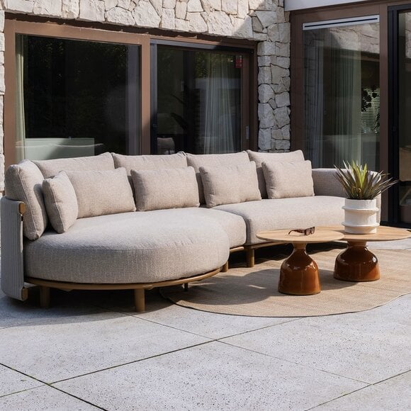 Garden furniture from the AVH Outdoor collection